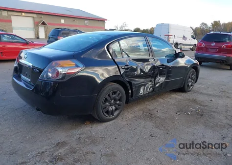 2011 Nissan Altima 2.5 S z USA, uszkodzony, nr VIN 1N4AL2AP1BN472562